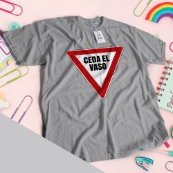 Camiseta Ceda el vaso
