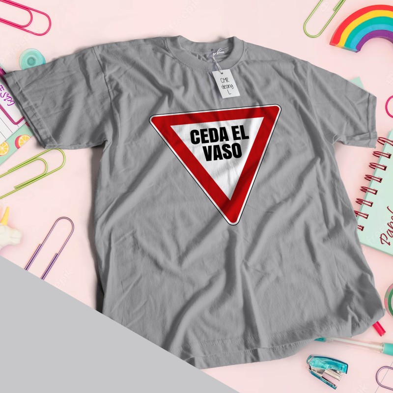 Camiseta Ceda el vaso